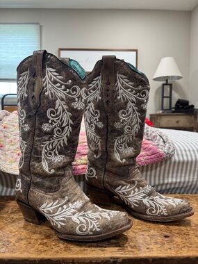 Coral Embroidered Brown Leather Cowboy Boots with White Floral Stitching